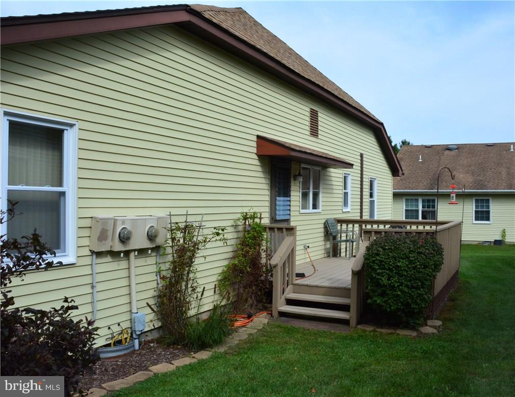 27 Fir Road, Unit 15 Manahawkin, NJ 08050 - Photo 3 of 26 Gallery Image 3