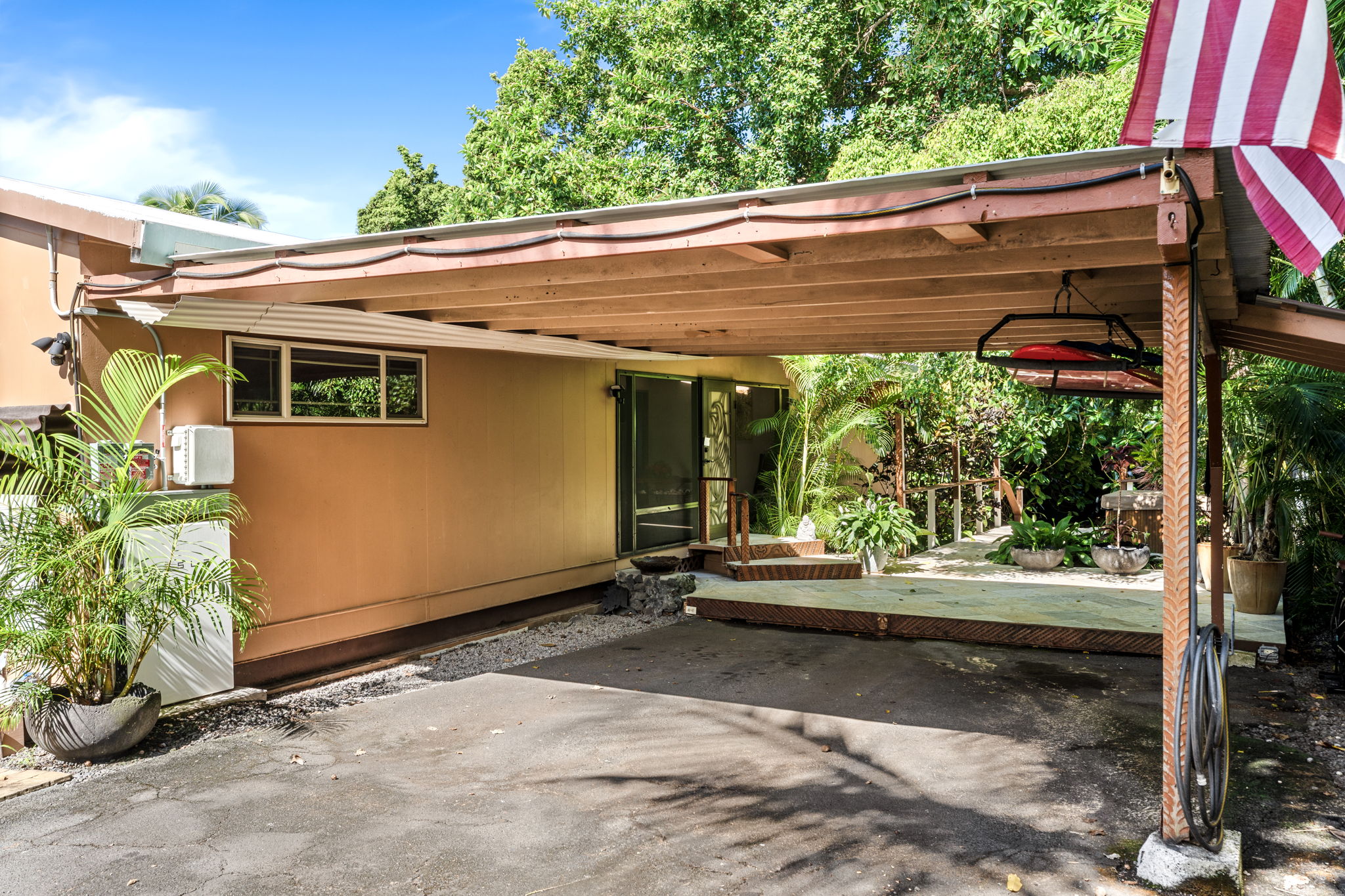 78-6960-a Walua Road Kailua-Kona, HI 96740 - Photo 29 of 29 a backyard of a house with a patio