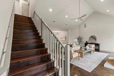 $575,000 | 112 Twin Creek Circle, Dripping Springs, TX 78620