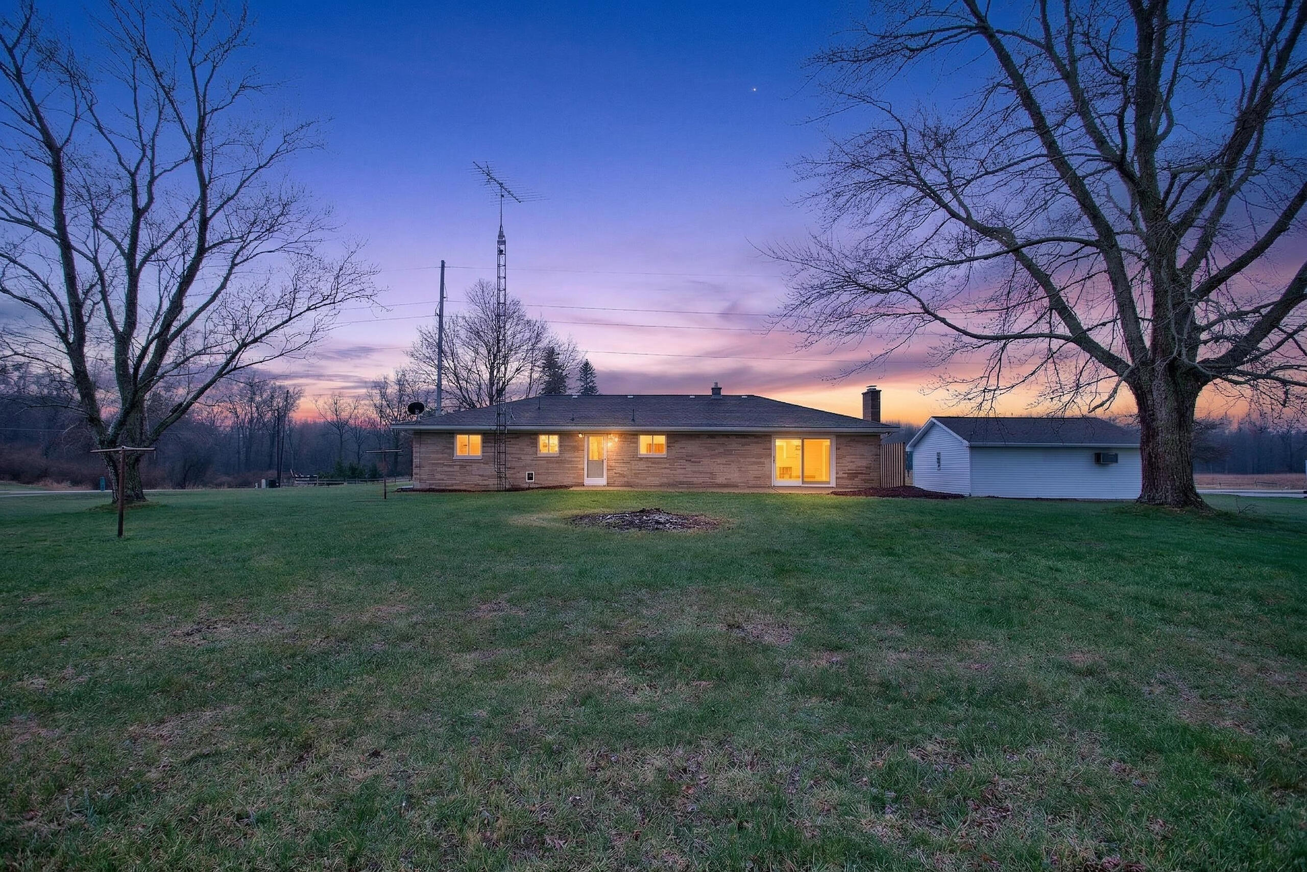 3526 Van Horn Road Jackson, MI 49201 - Photo 13 of 69 013_0N0A6826#twilight