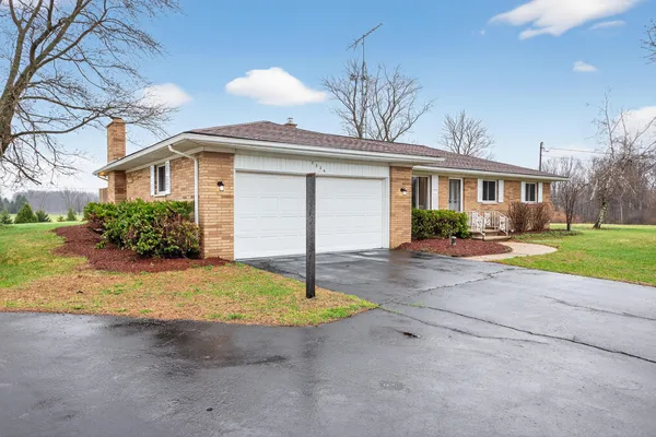 $274,900 | 3526 Van Horn Road, Jackson, MI 49201