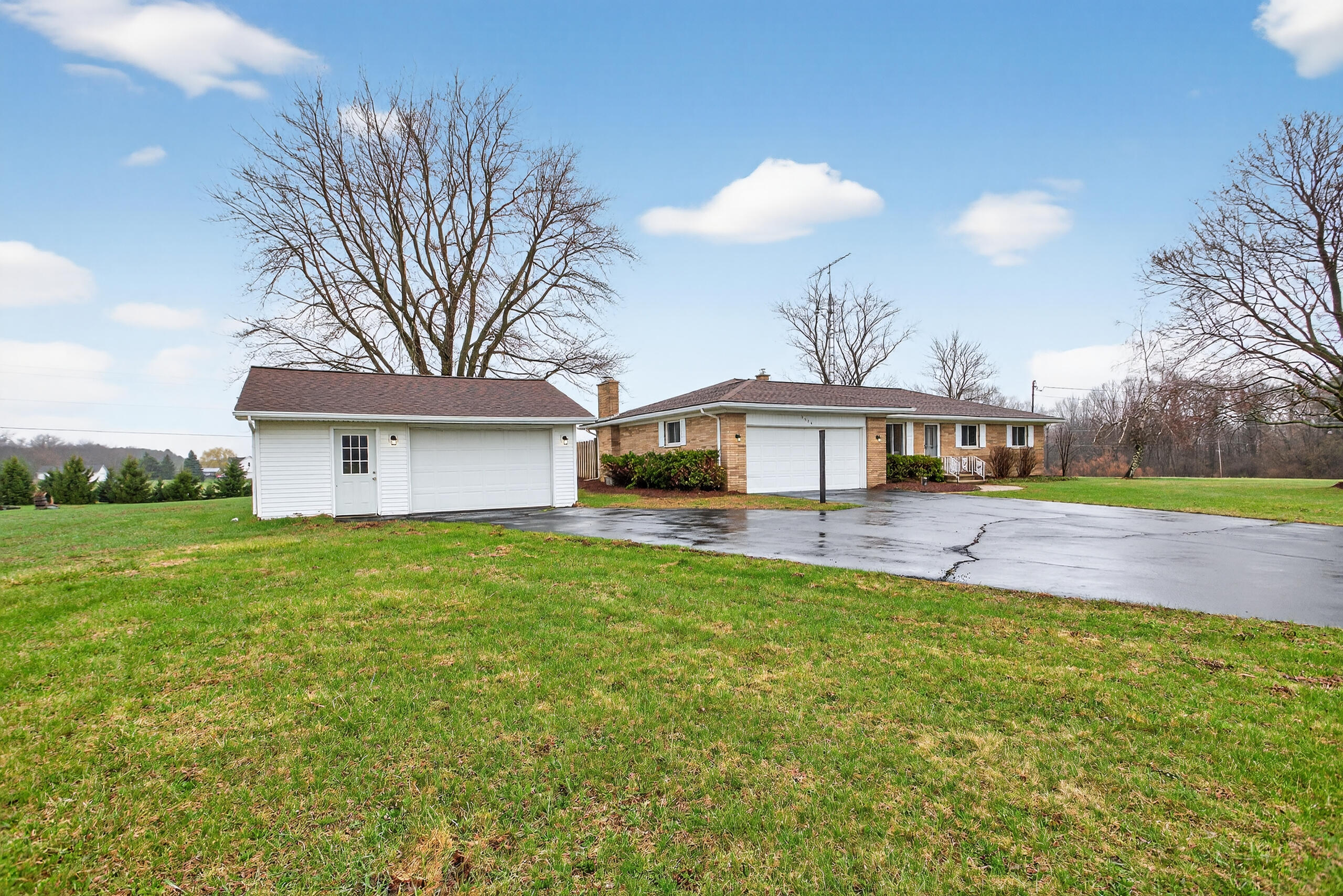 3526 Van Horn Road Jackson, MI 49201 - Photo 4 of 69 001_0N0A6816