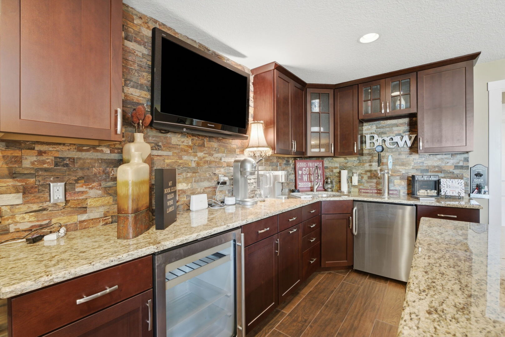 5679 Appleton Road Bettendorf, IA 52722 - Photo 30 of 40