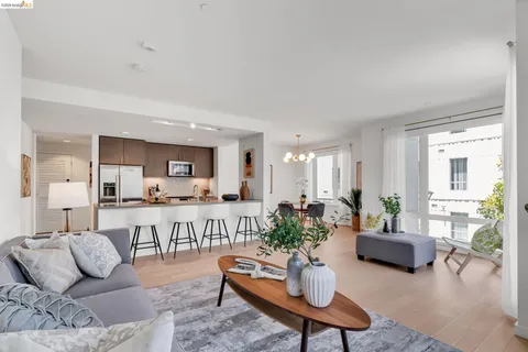 $738,000 | 51 Innes Court, Unit 204, San Francisco, CA 94124