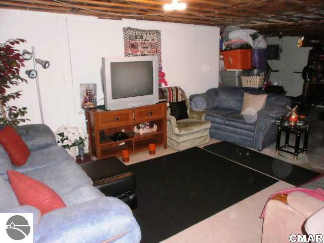 6595 West Lincoln Road Elwell, MI 48832 - Photo 16 of 24 1770000-15.JPG