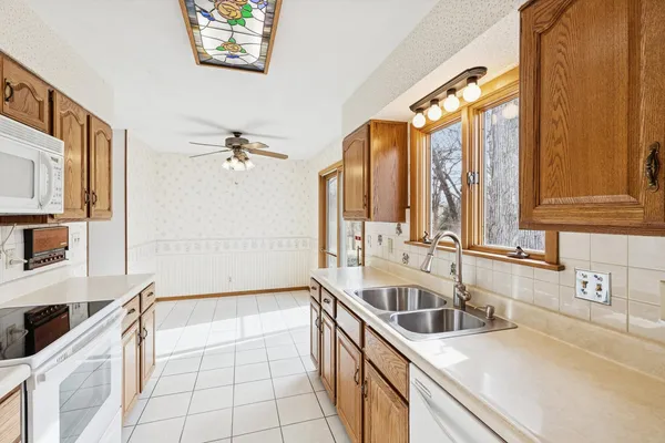 $245,000 | 4610 34th Avenue, Moline, IL 61265
