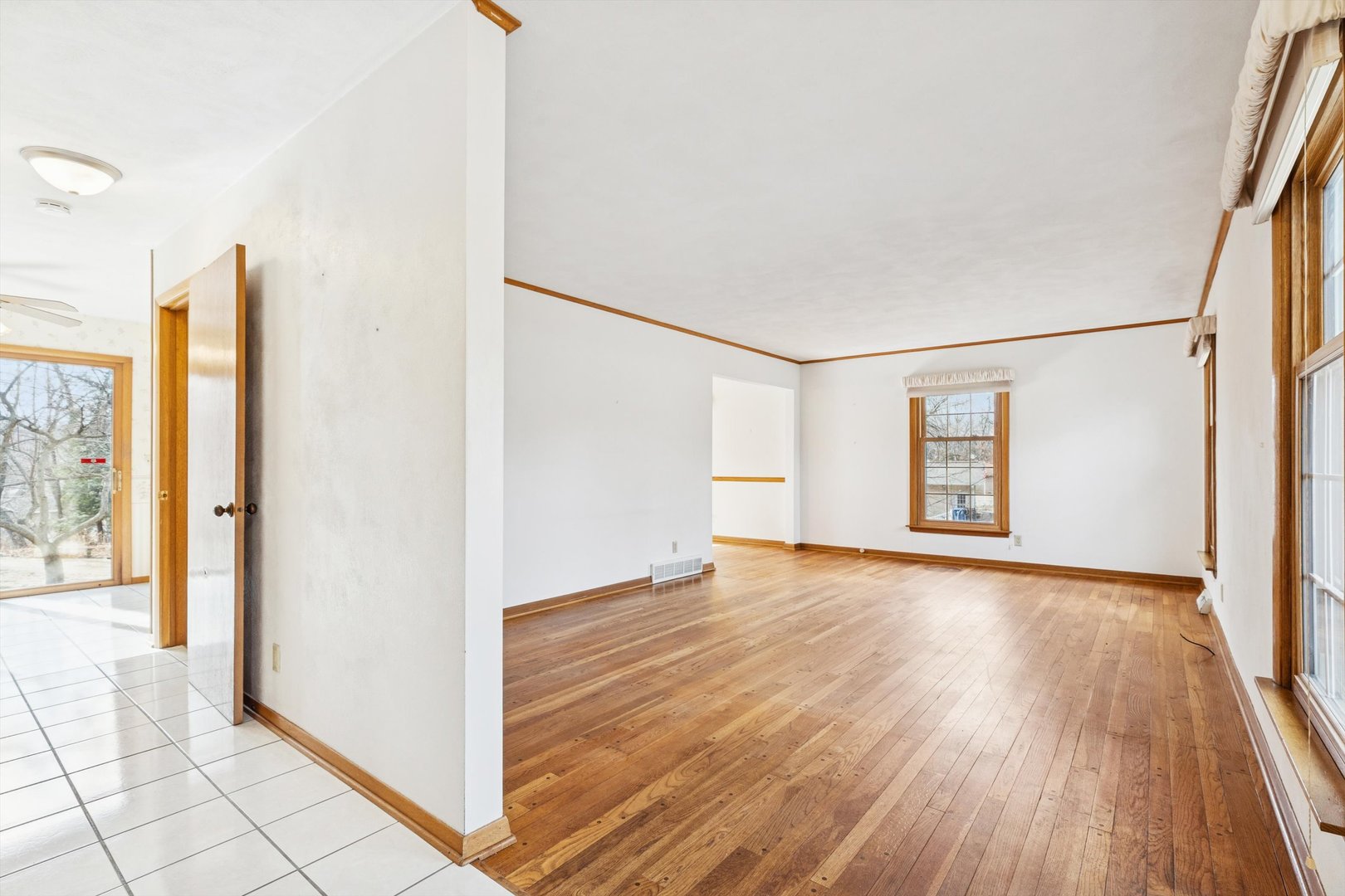 4610 34th Avenue Moline, IL 61265 - Photo 5 of 41