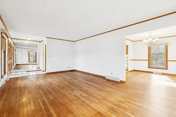 $245,000 | 4610 34th Avenue, Moline, IL 61265