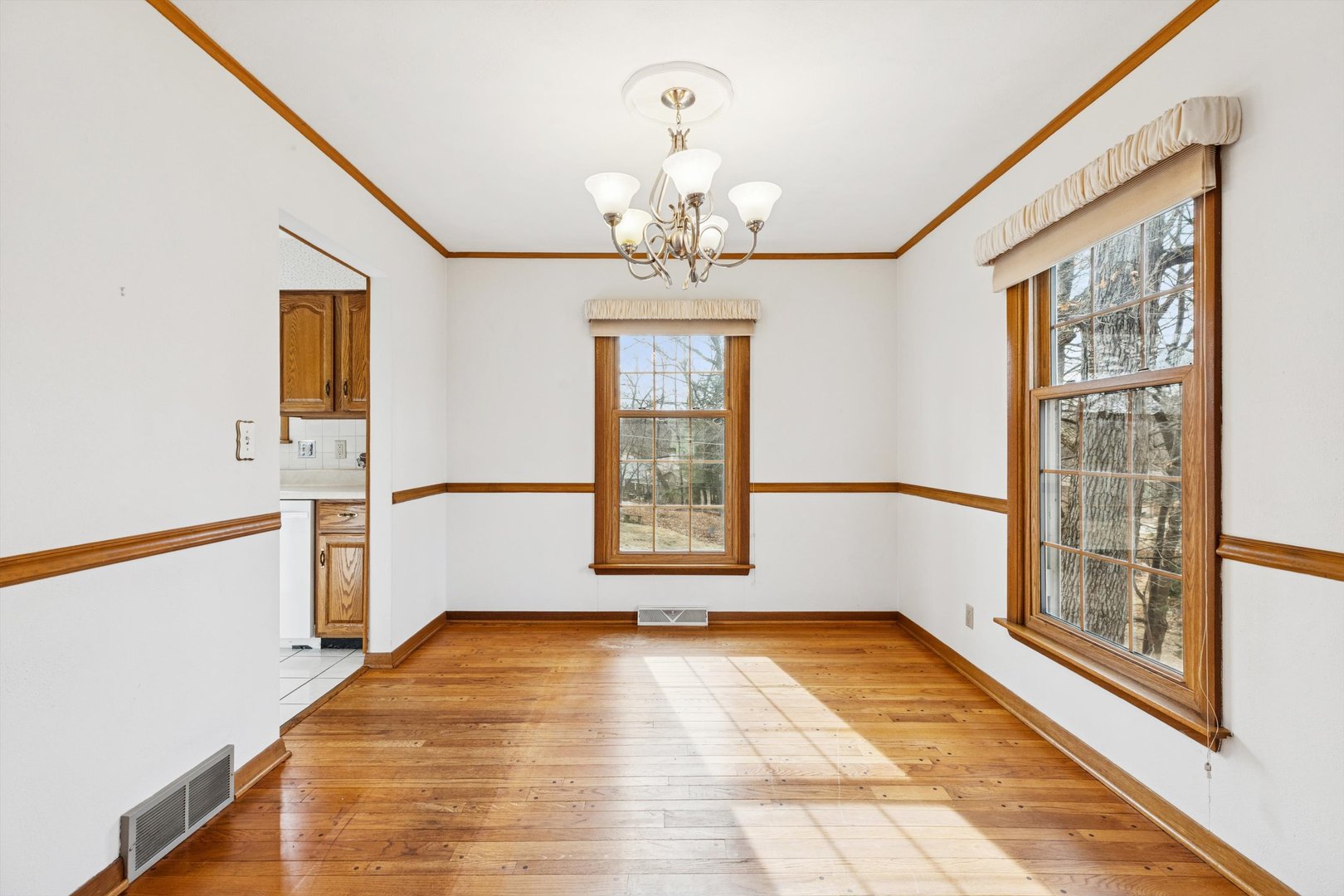 4610 34th Avenue Moline, IL 61265 - Photo 9 of 41