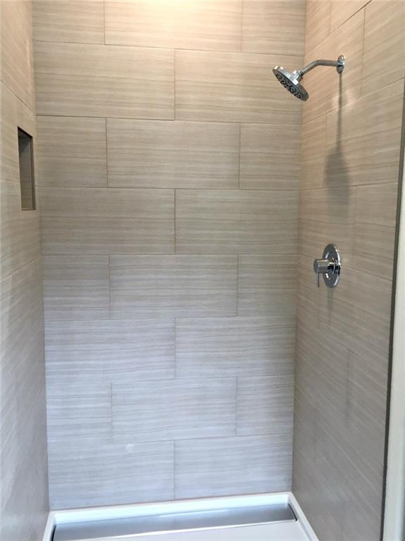 198 Sea Road, Unit 2 Kennebunk, ME 04043 - Photo 18 of 23 Master Shower