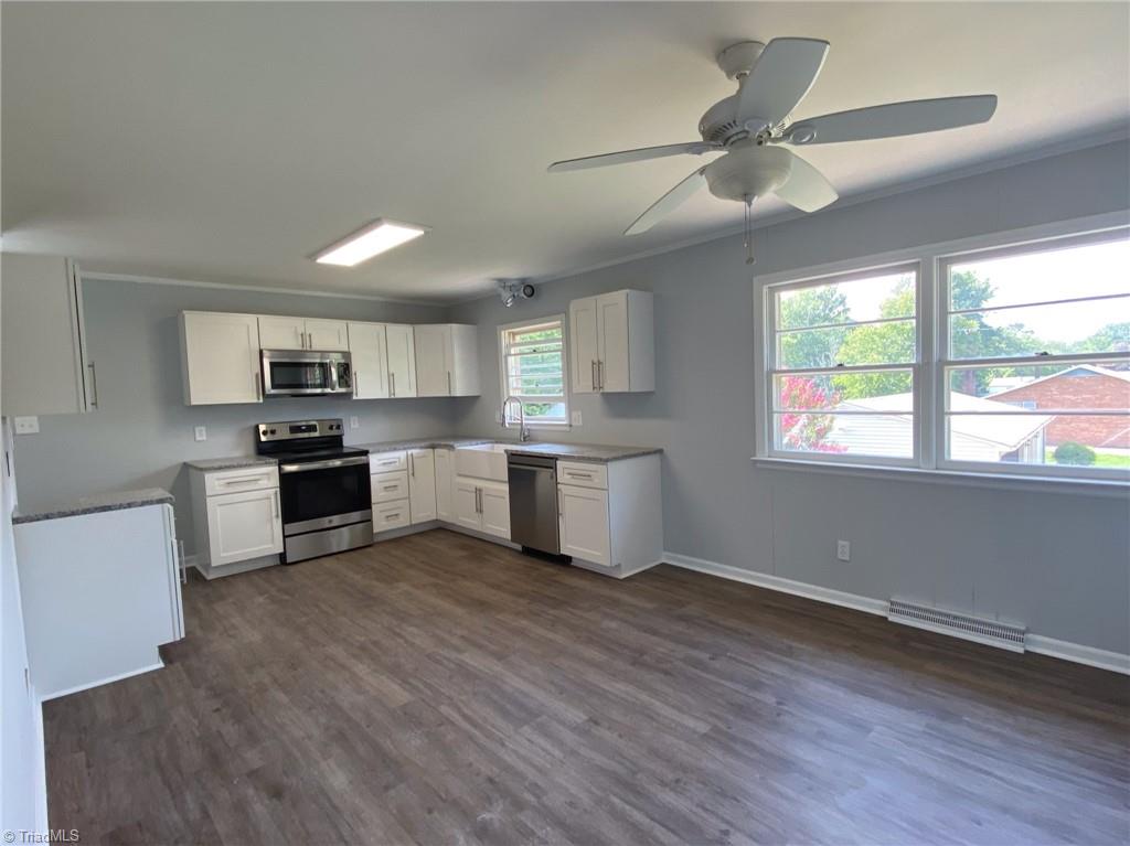 411 Oakview Road High Point, NC 27265 - Photo 12 of 49