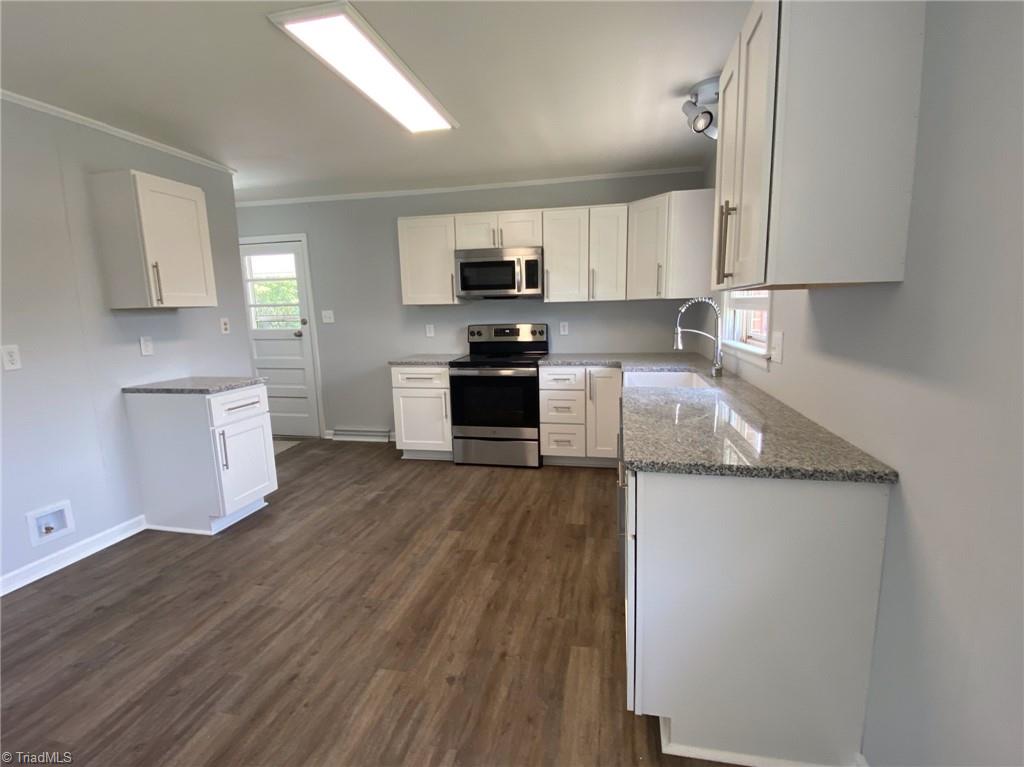 411 Oakview Road High Point, NC 27265 - Photo 13 of 49