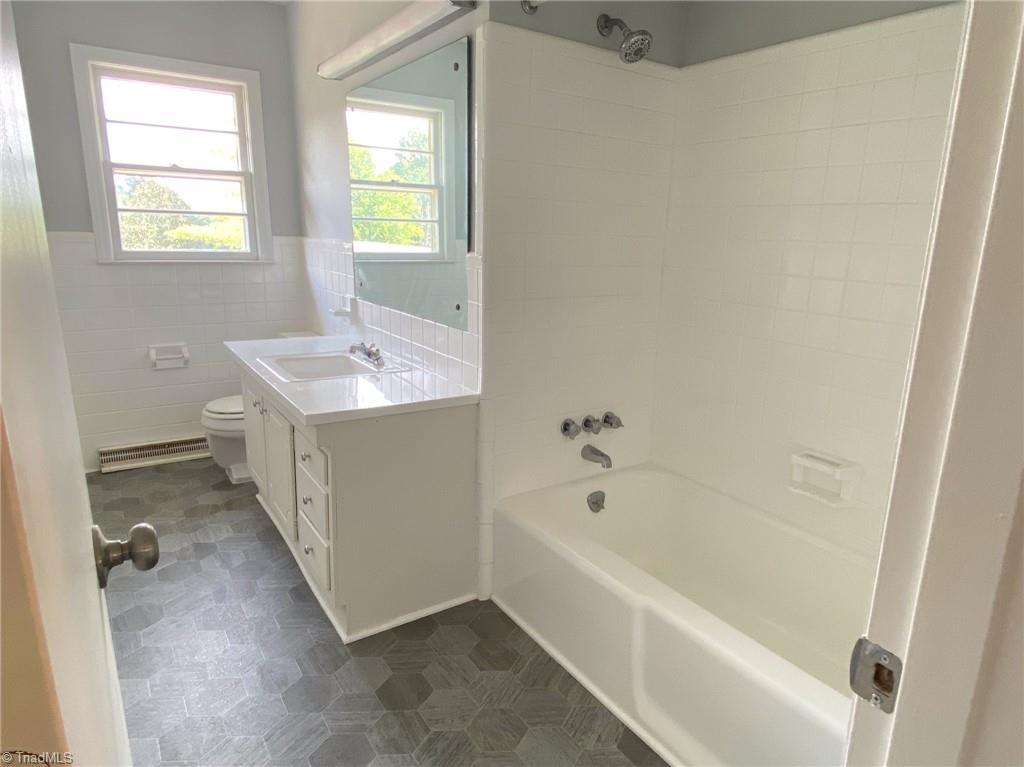 411 Oakview Road High Point, NC 27265 - Photo 17 of 49