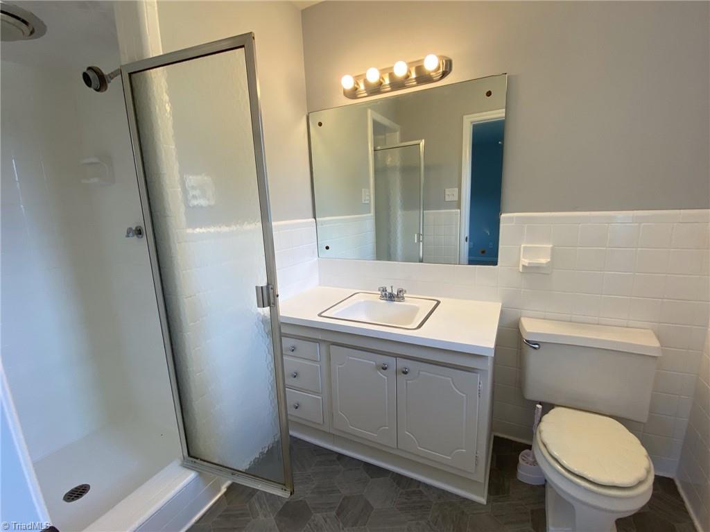 411 Oakview Road High Point, NC 27265 - Photo 25 of 49