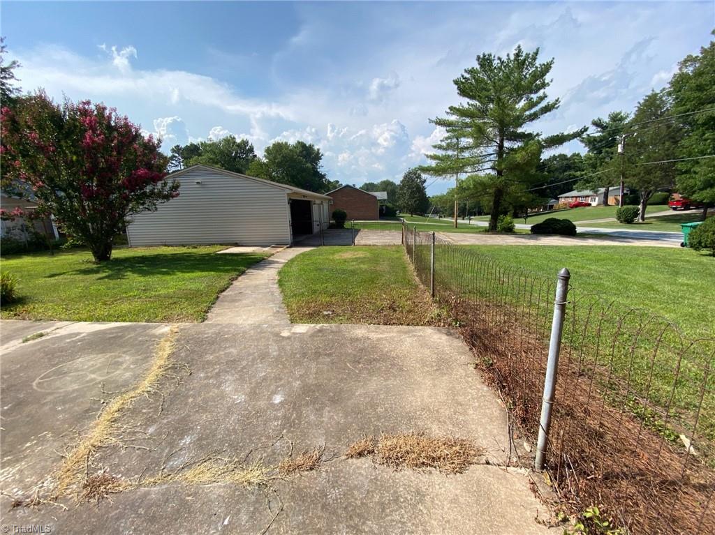 411 Oakview Road High Point, NC 27265 - Photo 36 of 49