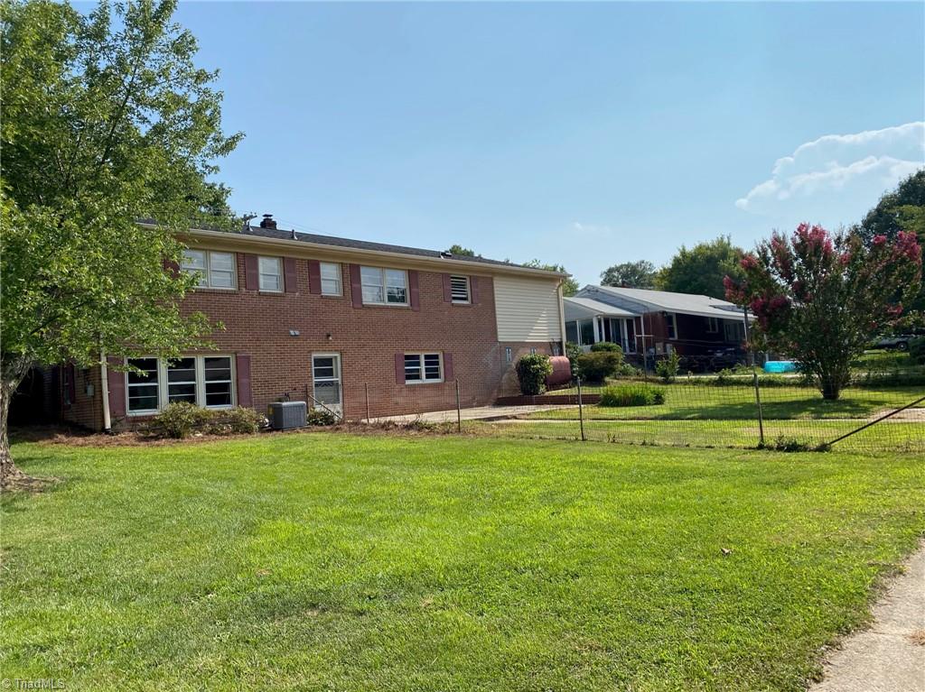411 Oakview Road High Point, NC 27265 - Photo 38 of 49