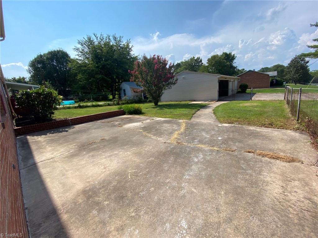 411 Oakview Road High Point, NC 27265 - Photo 41 of 49