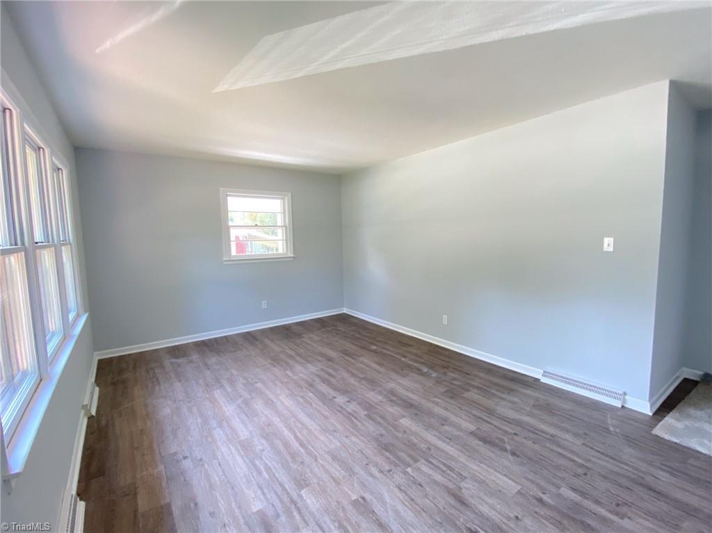 411 Oakview Road High Point, NC 27265 - Photo 6 of 49