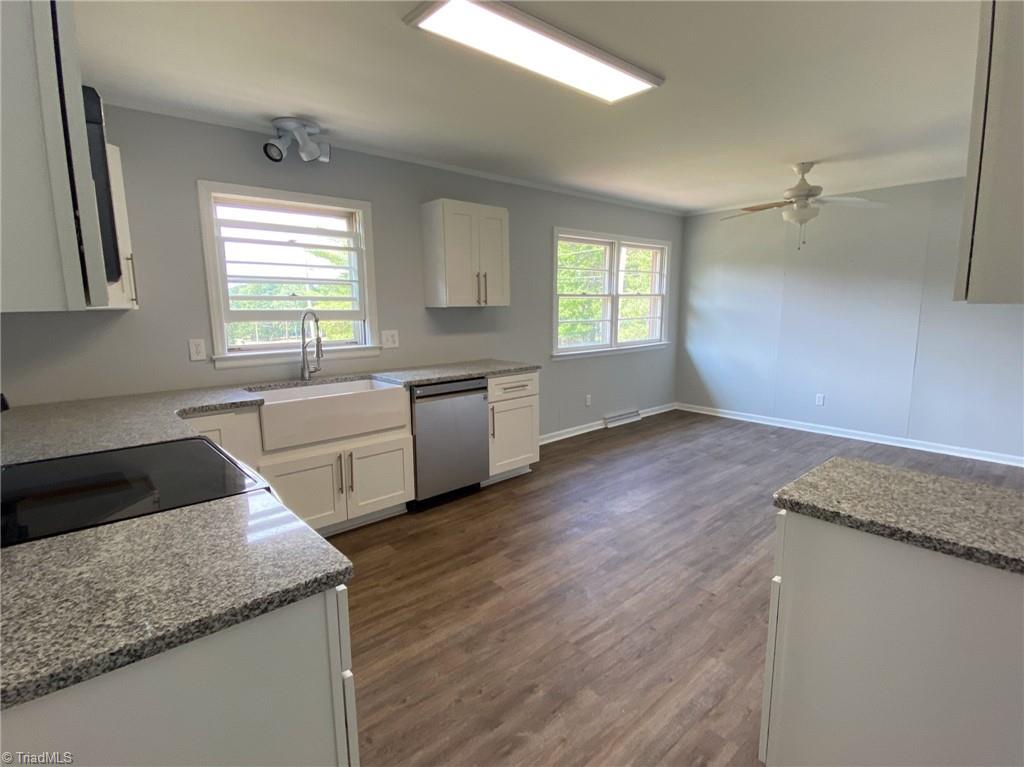 411 Oakview Road High Point, NC 27265 - Photo 8 of 49