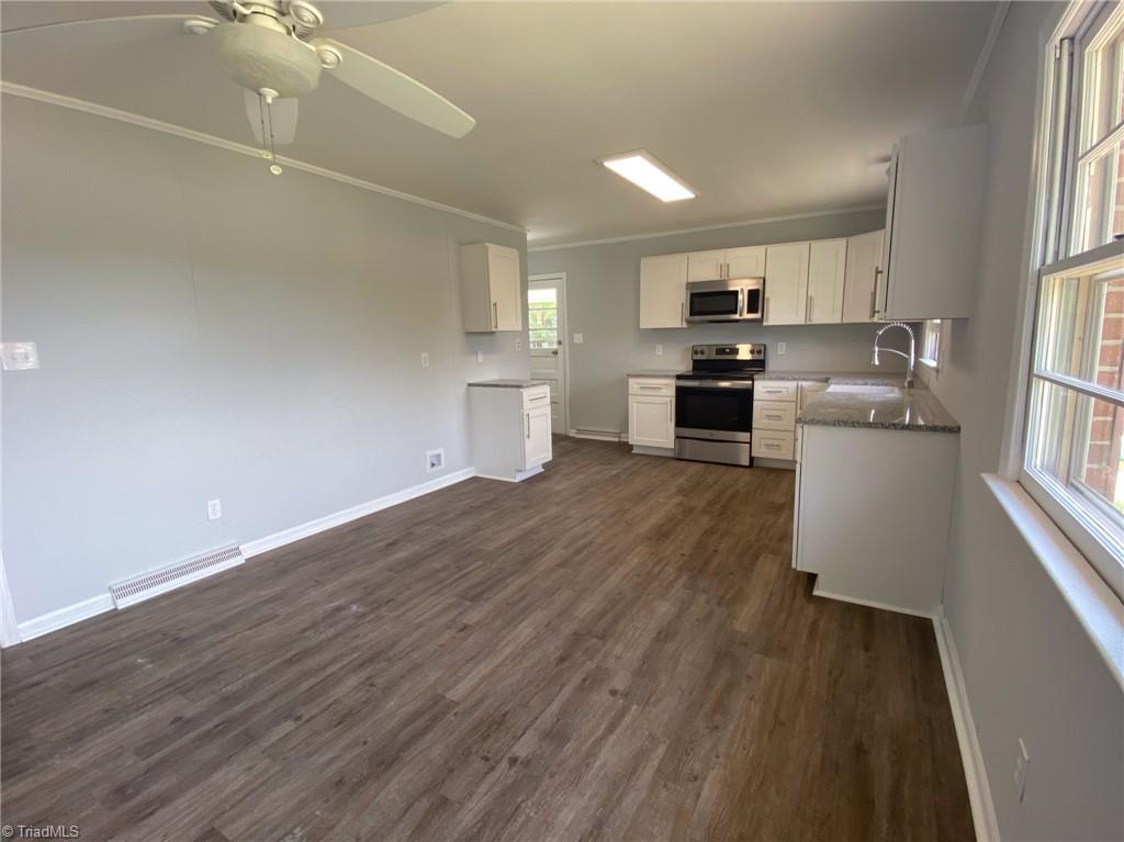 411 Oakview Road High Point, NC 27265 - Photo 10 of 49
