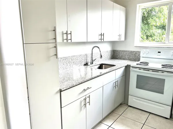 $2,300 | 2121 Southwest 4th Street, Unit 2, Miami, FL 33135