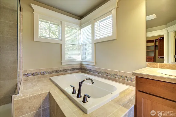 $4,495 | 2430 Northwest Stoney Creek Drive, Issaquah, WA 98027