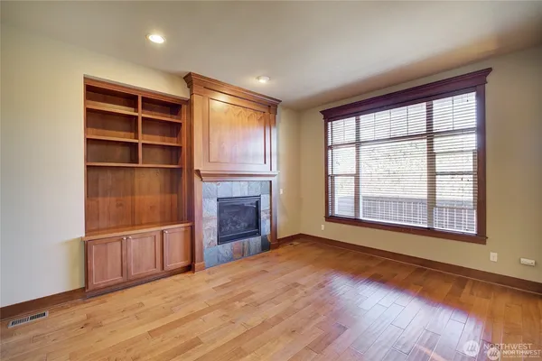 $4,495 | 2430 Northwest Stoney Creek Drive, Issaquah, WA 98027