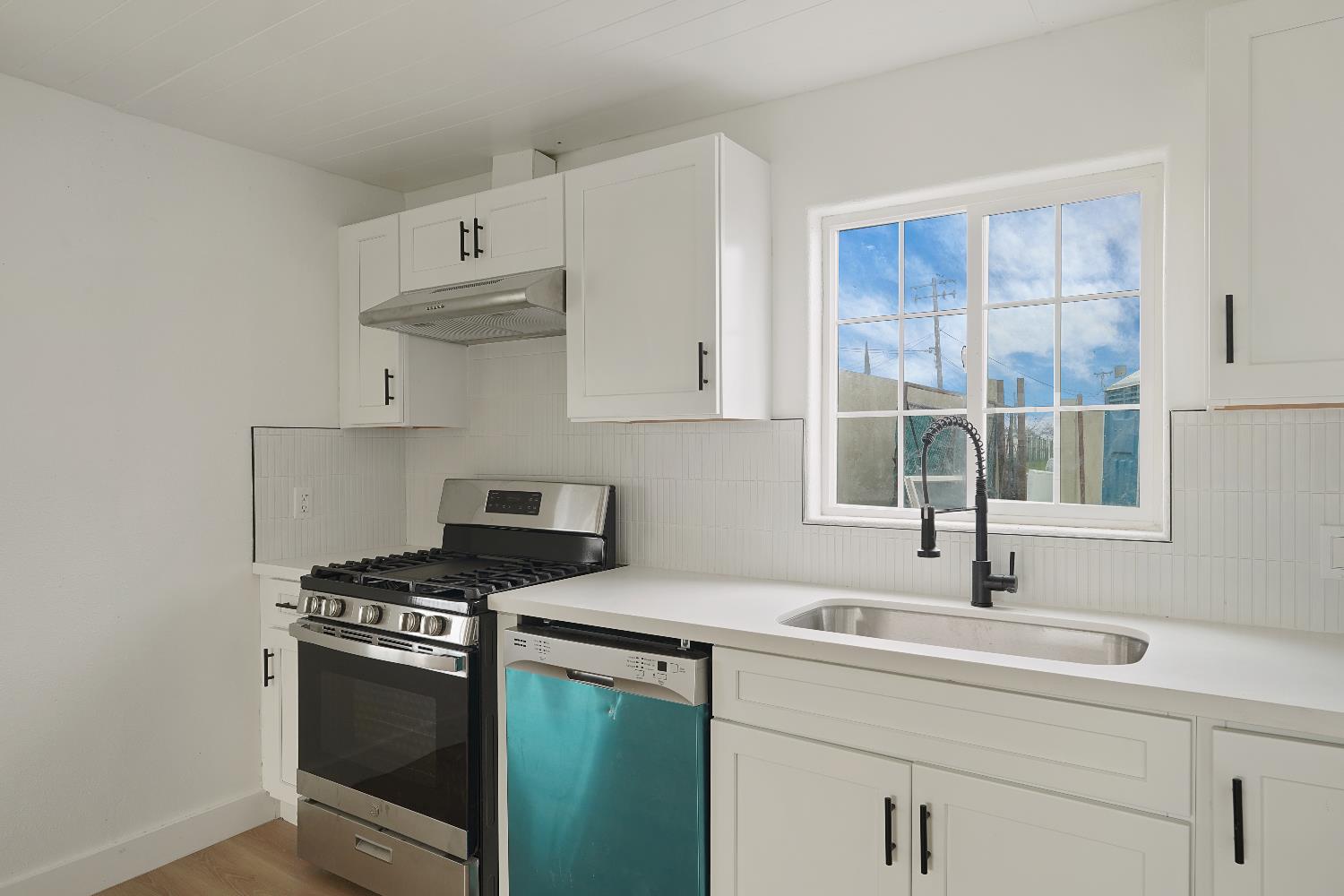 6440 Kaiser Road Stockton, CA 95215 - Photo 14 of 30