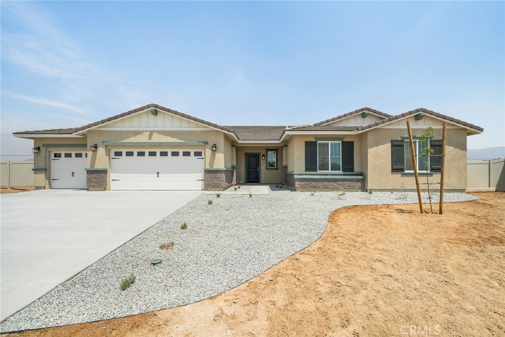 14563 Indigo Road Apple Valley, CA 92307 - Photo 1 of 8 Gallery Image 1