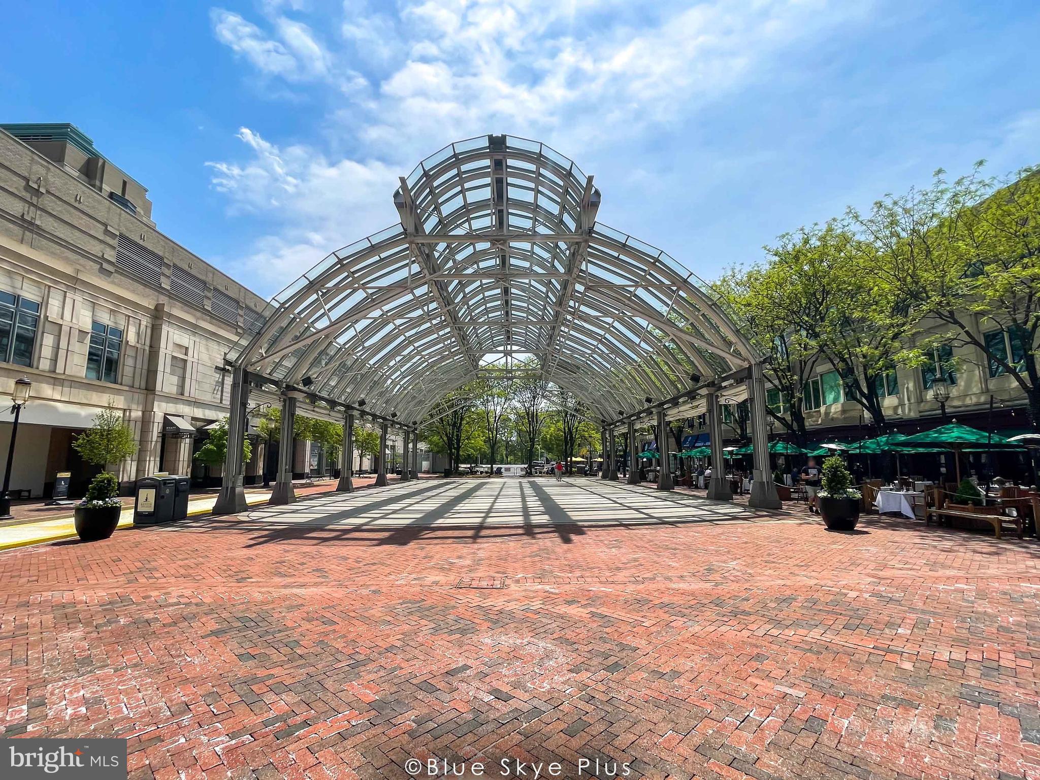 1781 Jonathan Way, Unit 1781I Reston, VA 20190 - Photo 28 of 48 a view of outdoor space with seating