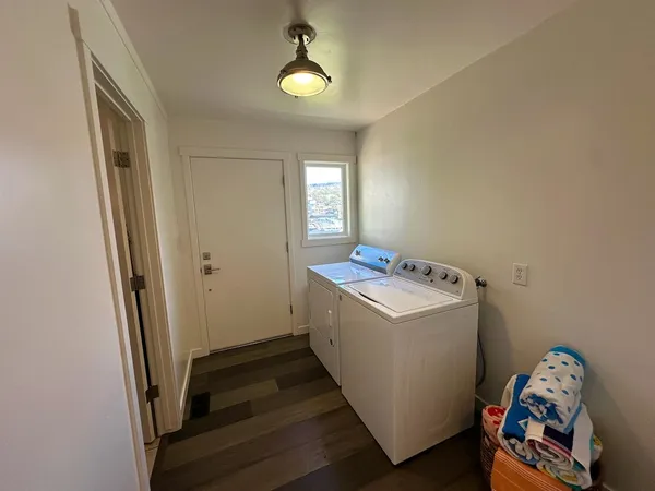 a view of utility room with washer and dryer