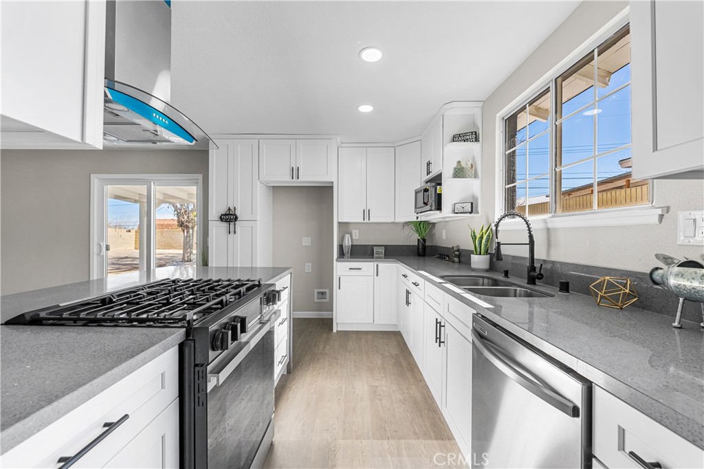 37410 Larkin Avenue Palmdale, CA 93550 - Photo 23 of 48