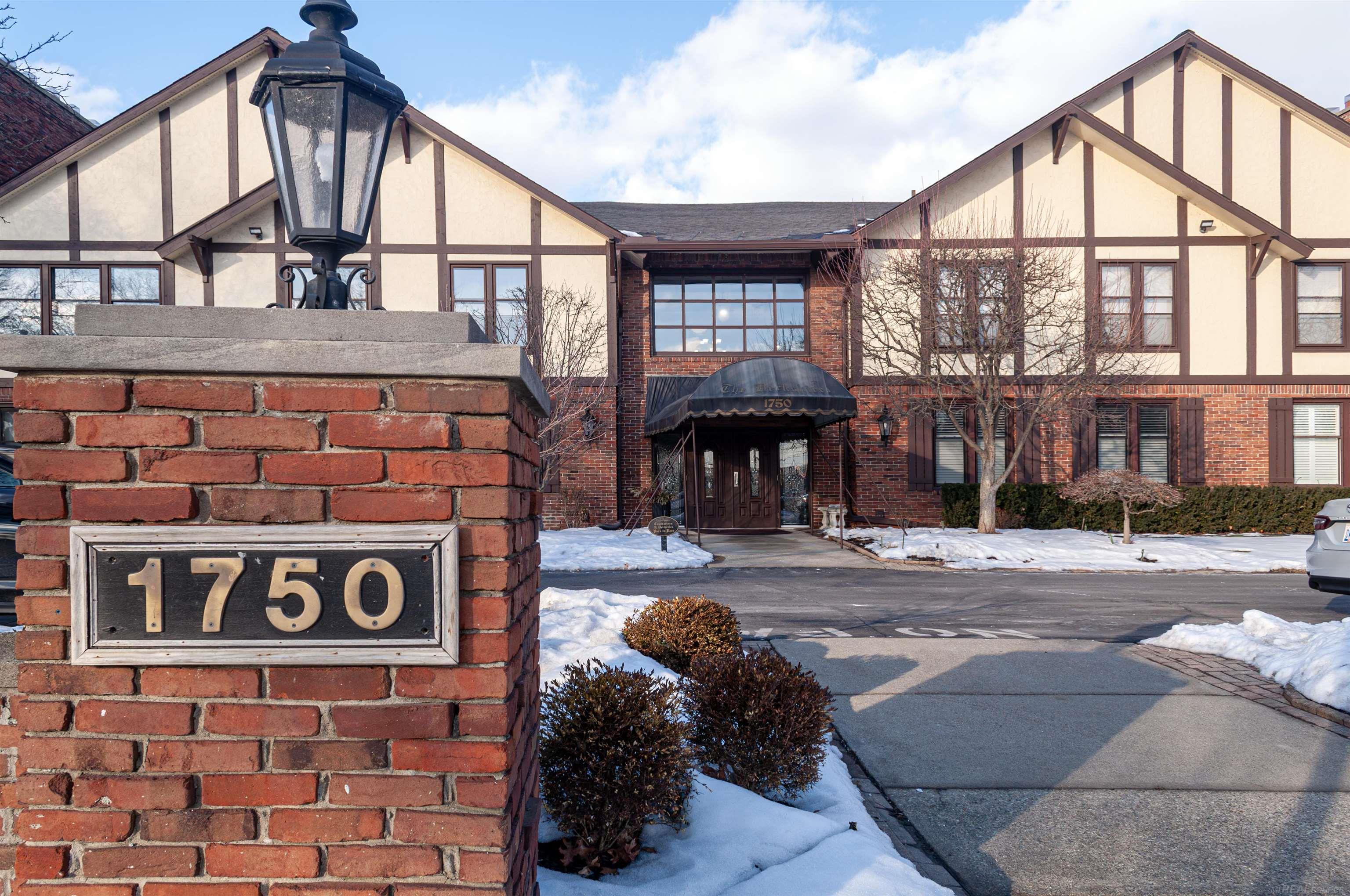 1750 Vernier Road, Unit 10 Grosse Pointe Woods, MI 48236 - Photo 1 of 34