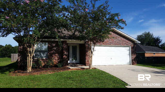 4 Martin Circle Foley, AL 36535 - Photo 2 of 37 Gorgeous tree's boarding the home