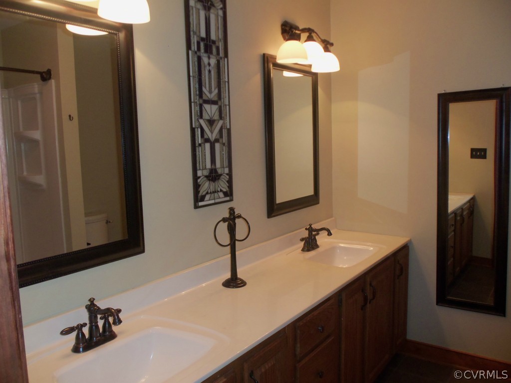 2155 Hunters Mill Road Powhatan, VA 23139 - Photo 19 of 24 First floor hall bath updated with spacious double