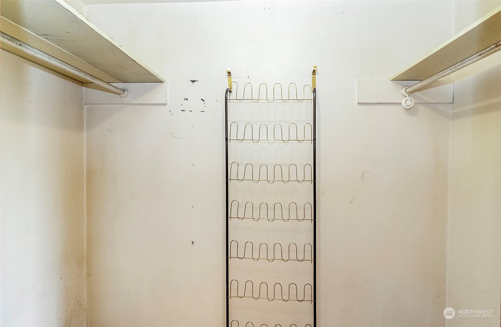 2416 6th Street Everett, WA 98201 - Photo 22 of 36 a close up of a shower curtain