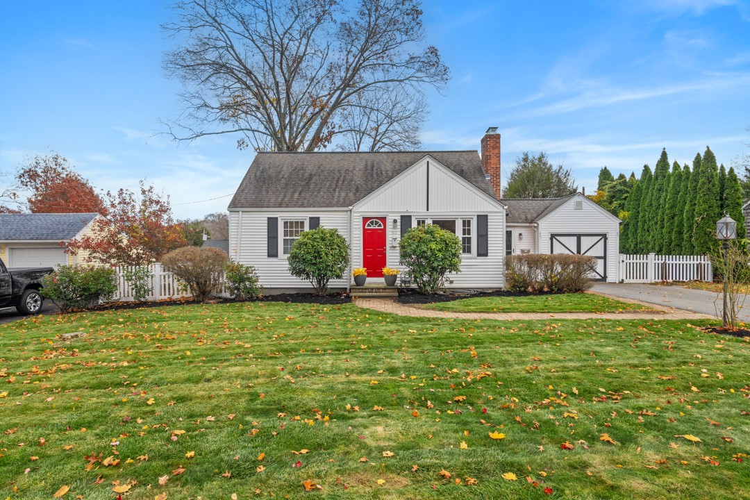 922 Narragansett Parkway Warwick, RI 02888 - Photo 1 of 24