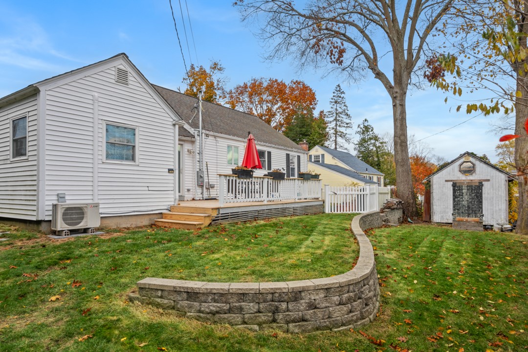 922 Narragansett Parkway Warwick, RI 02888 - Photo 3 of 24