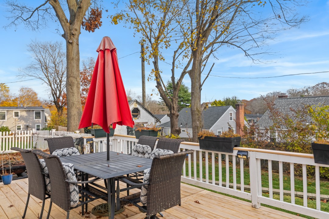 922 Narragansett Parkway Warwick, RI 02888 - Photo 4 of 24