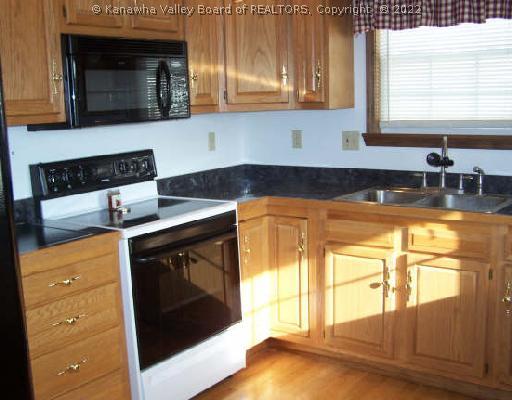 580 Rt 2 Point Point Pleasant, WV 25550 - Photo 6 of 8 Kitchen.