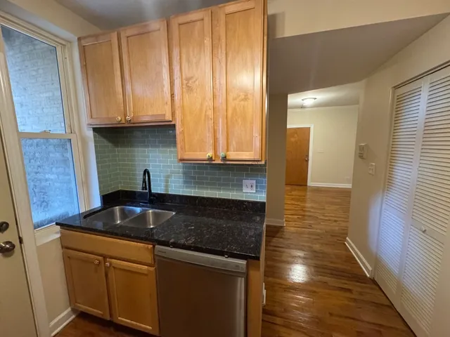 $225,000 | 2257 West Rosemont Avenue, Unit 1, Chicago, IL 60659
