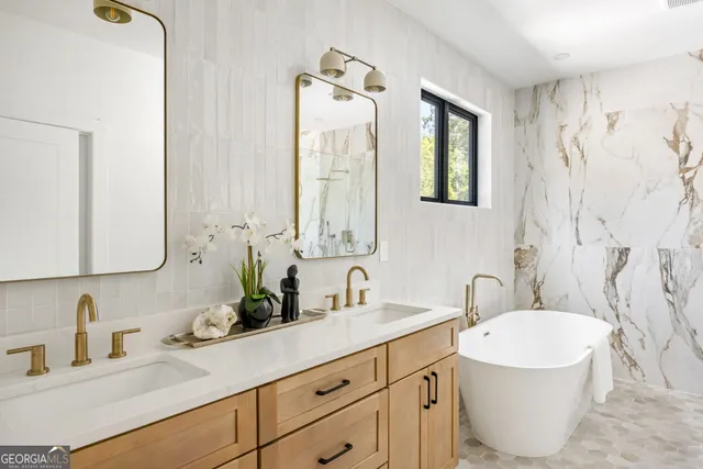 $889,955 | 109 Flora Avenue Northeast, Atlanta, GA 30307