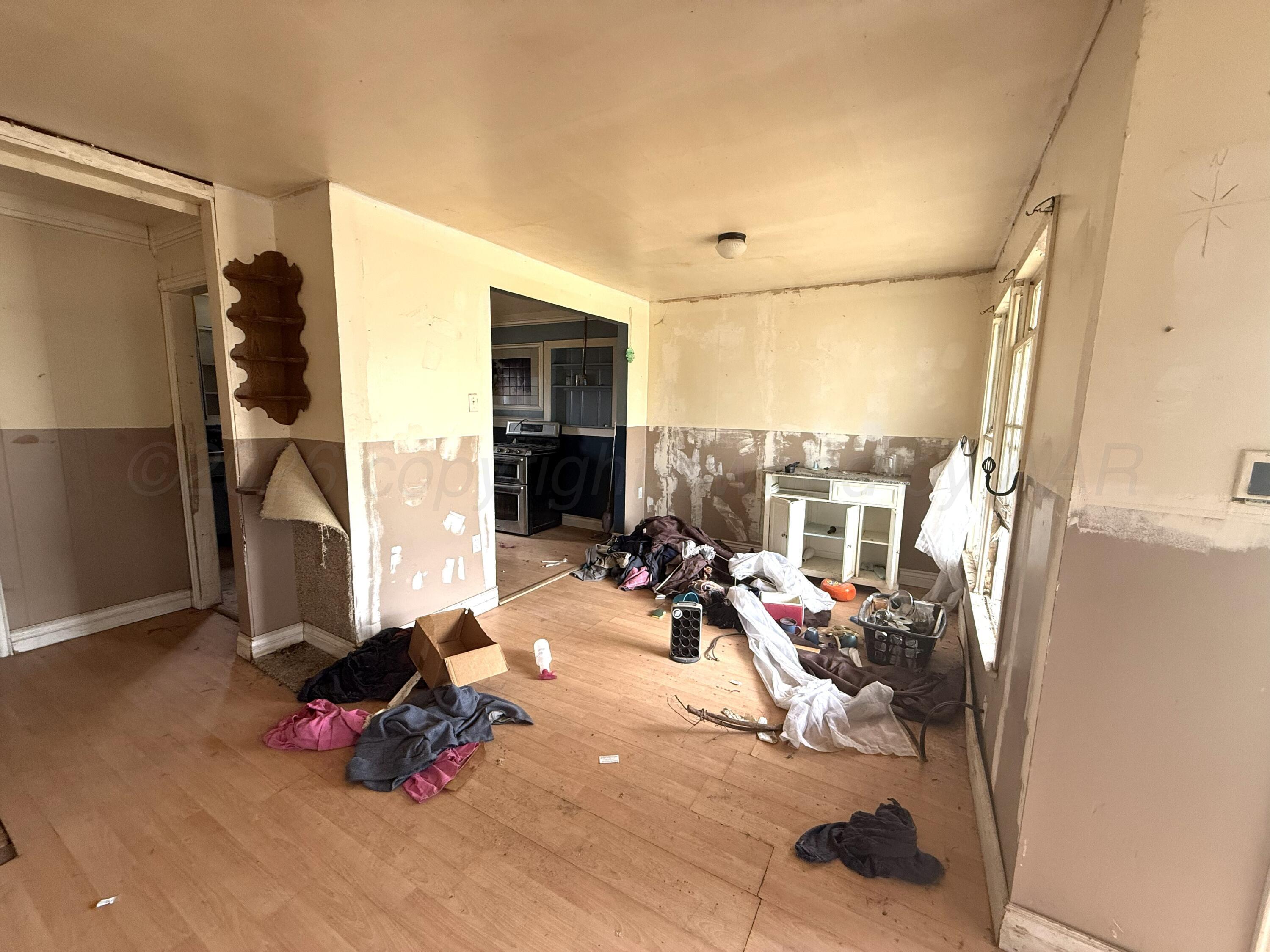 1403 Baker Street Borger, TX 79007 - Photo 7 of 11 IMG_8322