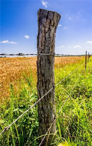 $970,000 | 18651 East 750th Road, Mound City, KS 66056