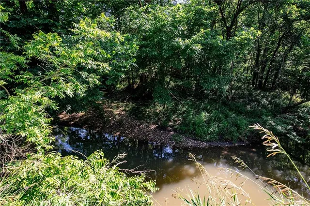 $970,000 | 18651 East 750th Road, Mound City, KS 66056