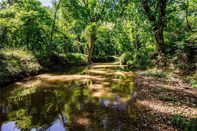 $970,000 | 18651 East 750th Road, Mound City, KS 66056