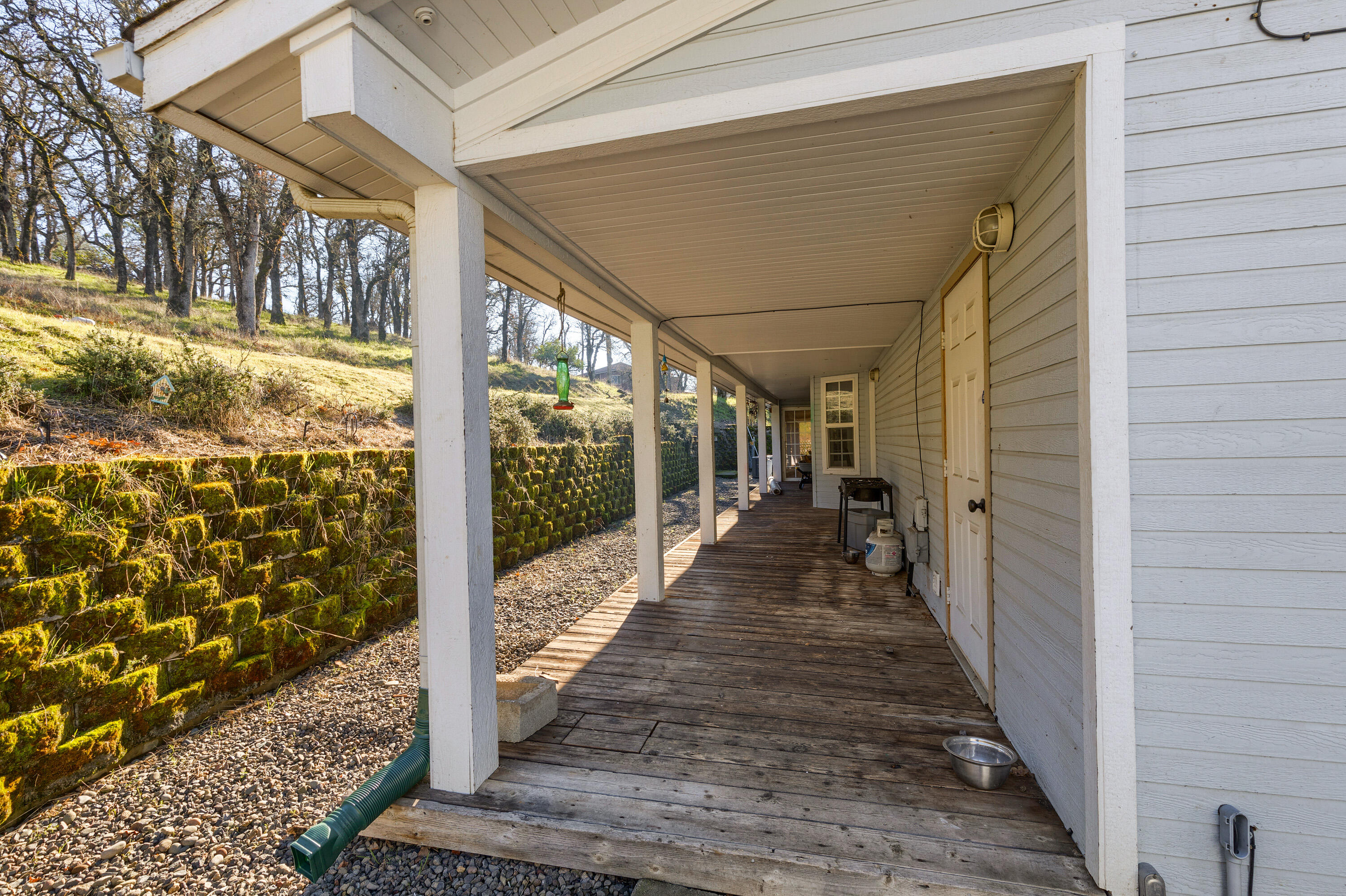 6150 Tolo Road Central Point, OR 97502 - Photo 42 of 51 a view of a porch