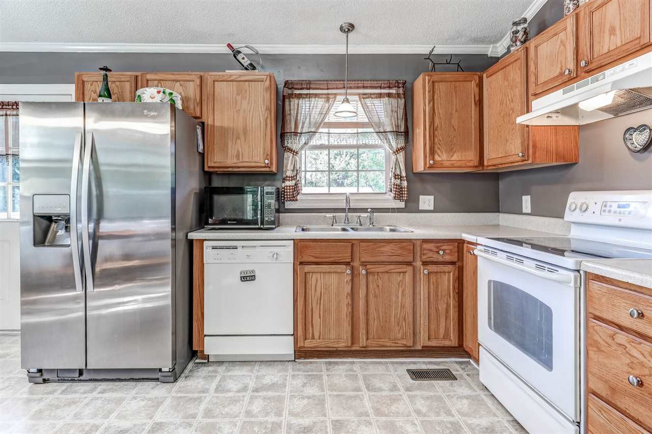 583 Byrd Road Selma, NC 27576 - Photo 10 of 27 Kitchen