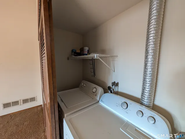 $2,100 | 17 Little Oak Lane, Unit 17, Rocky Hill, CT 06067