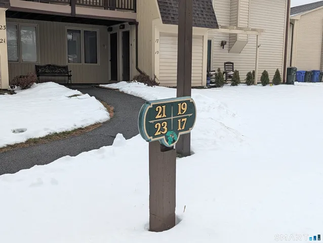 $2,100 | 17 Little Oak Lane, Unit 17, Rocky Hill, CT 06067